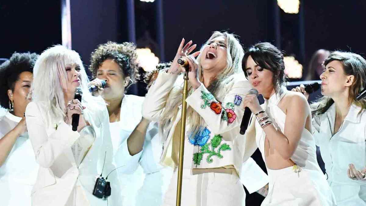 Kesha aux Grammys: la sororité pour nourrir la lutte contre le sexisme